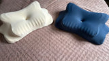 Foto di M. C. con i suoi cuscini